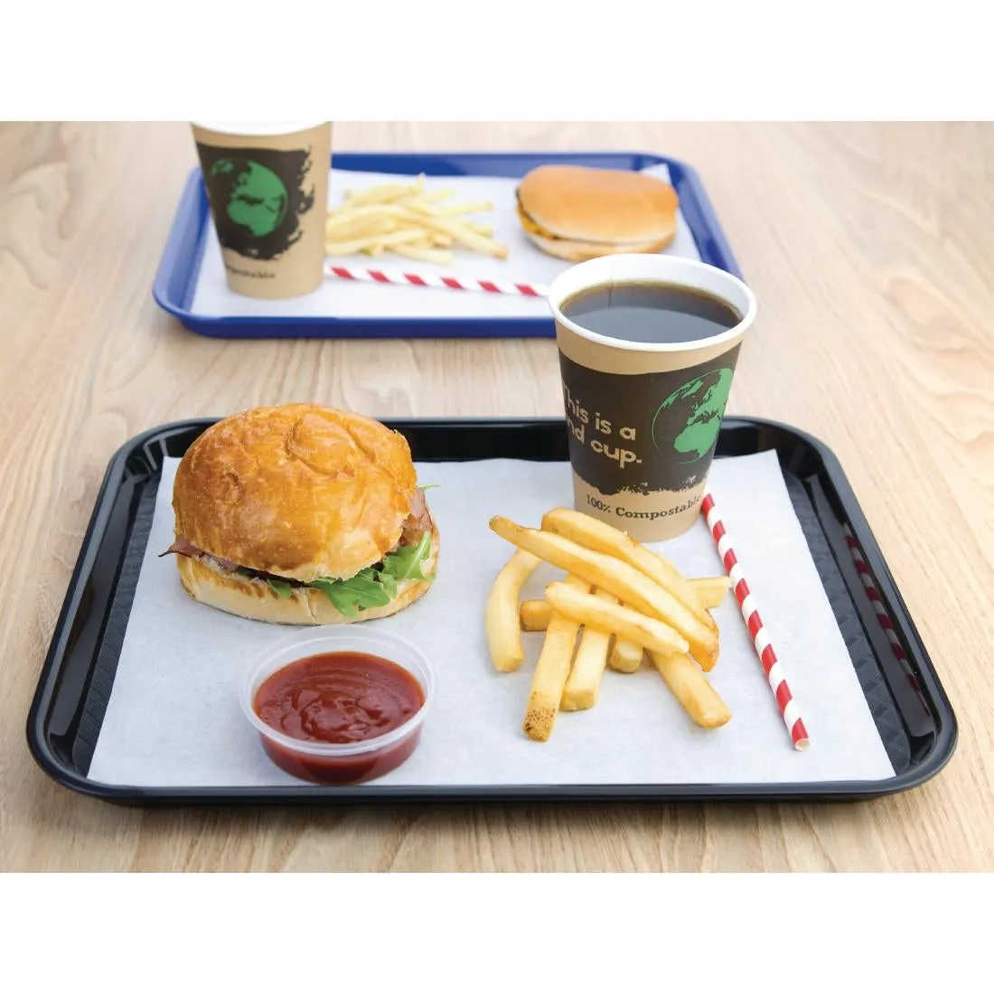 DP216 Kristallon Polypropylene Fast Food Tray Black Small 345mm