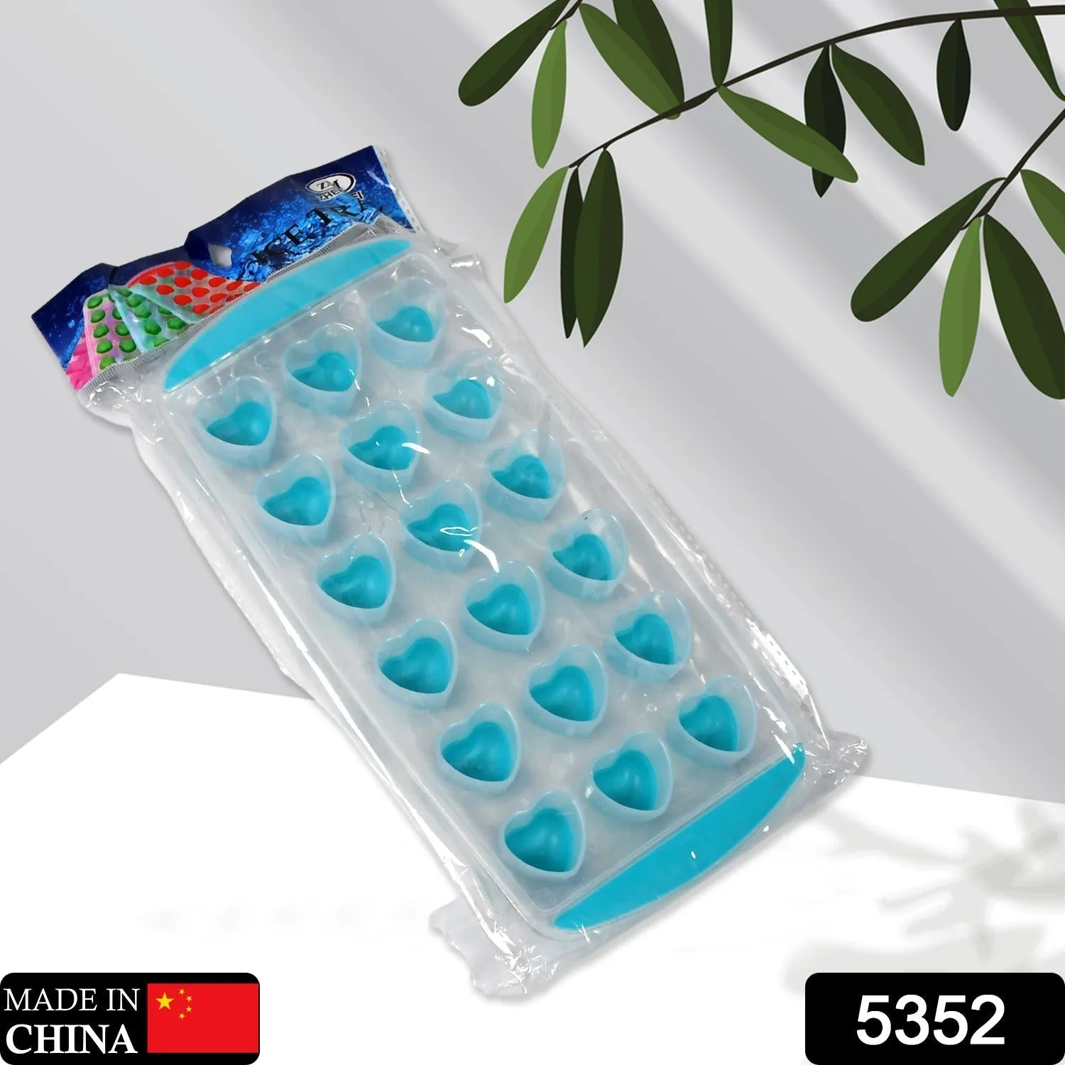 Easy Push Premium POP-UP ice Tray, With Flexible Silicon Bottom and Lid, Heart Shape 18 Cube Trays