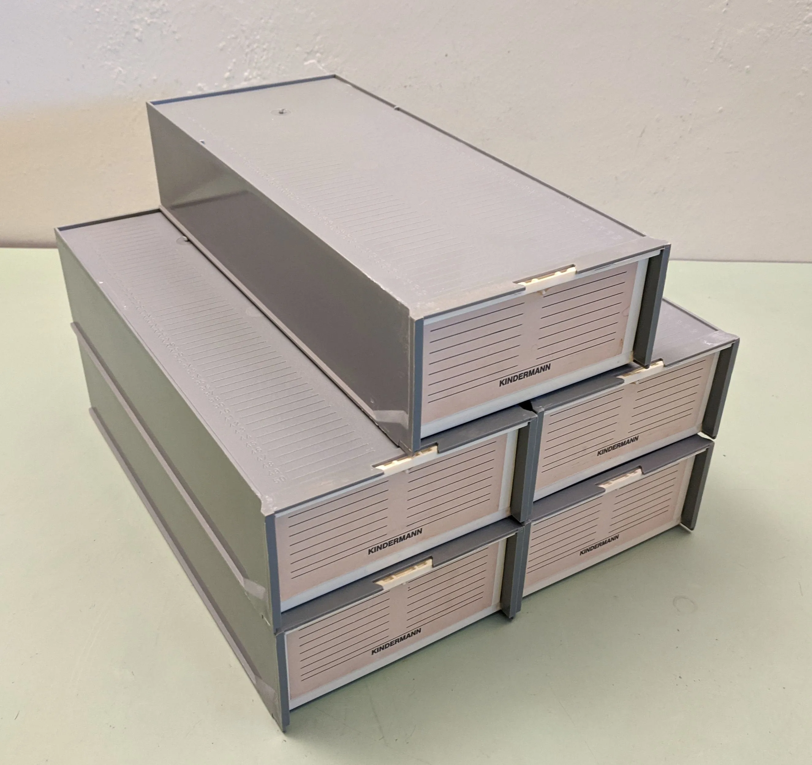 Kindermann 35mm Slide Storage Chest F*S  with 2 Universal Trays for 100x 5 x 5cm Slide Mounts