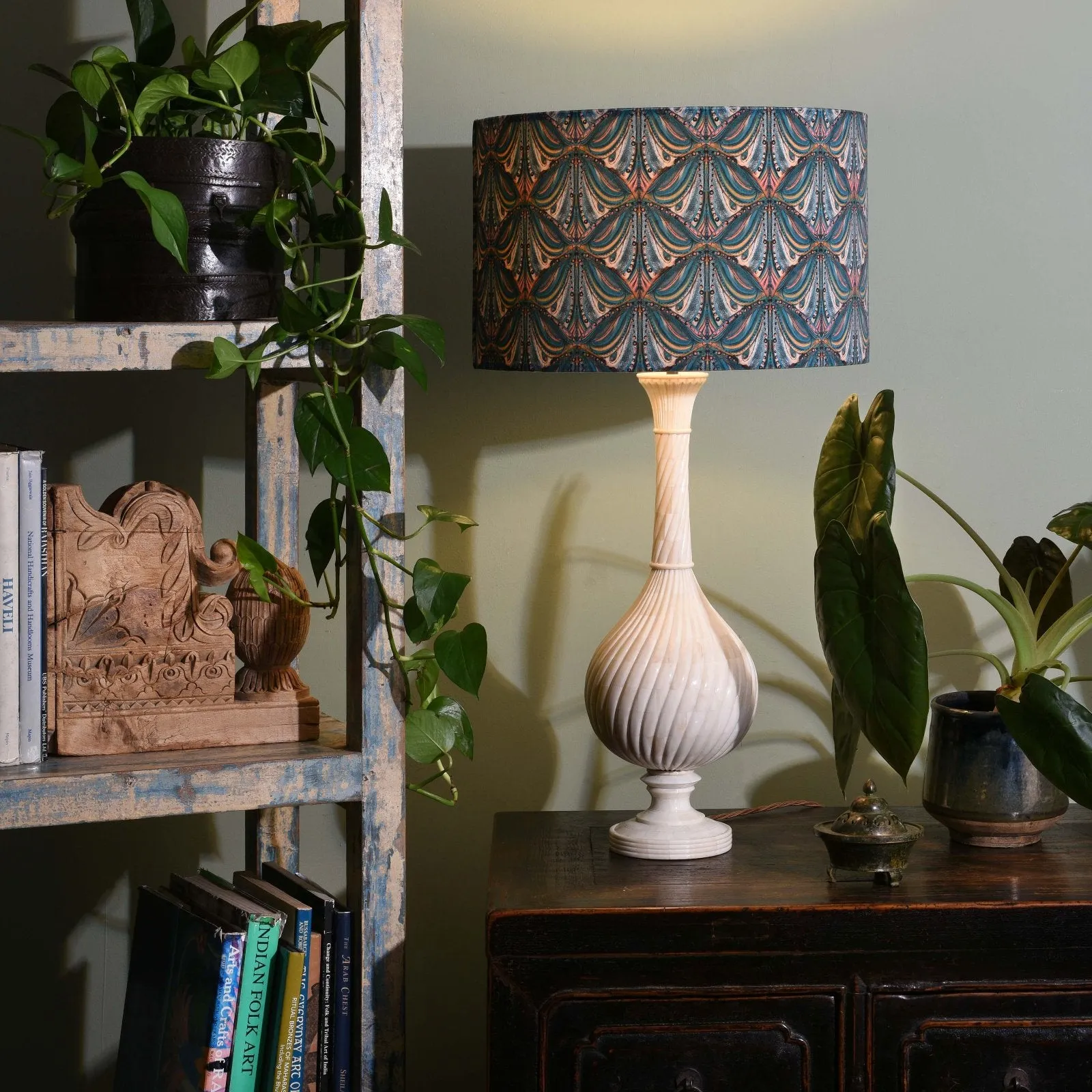 Mughal Swirl Bone Inlay Table Lamp
