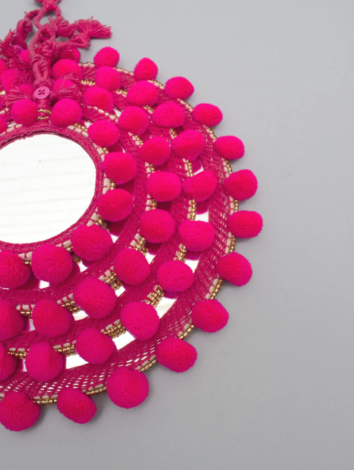 Pom Pom Mirrors, Pink