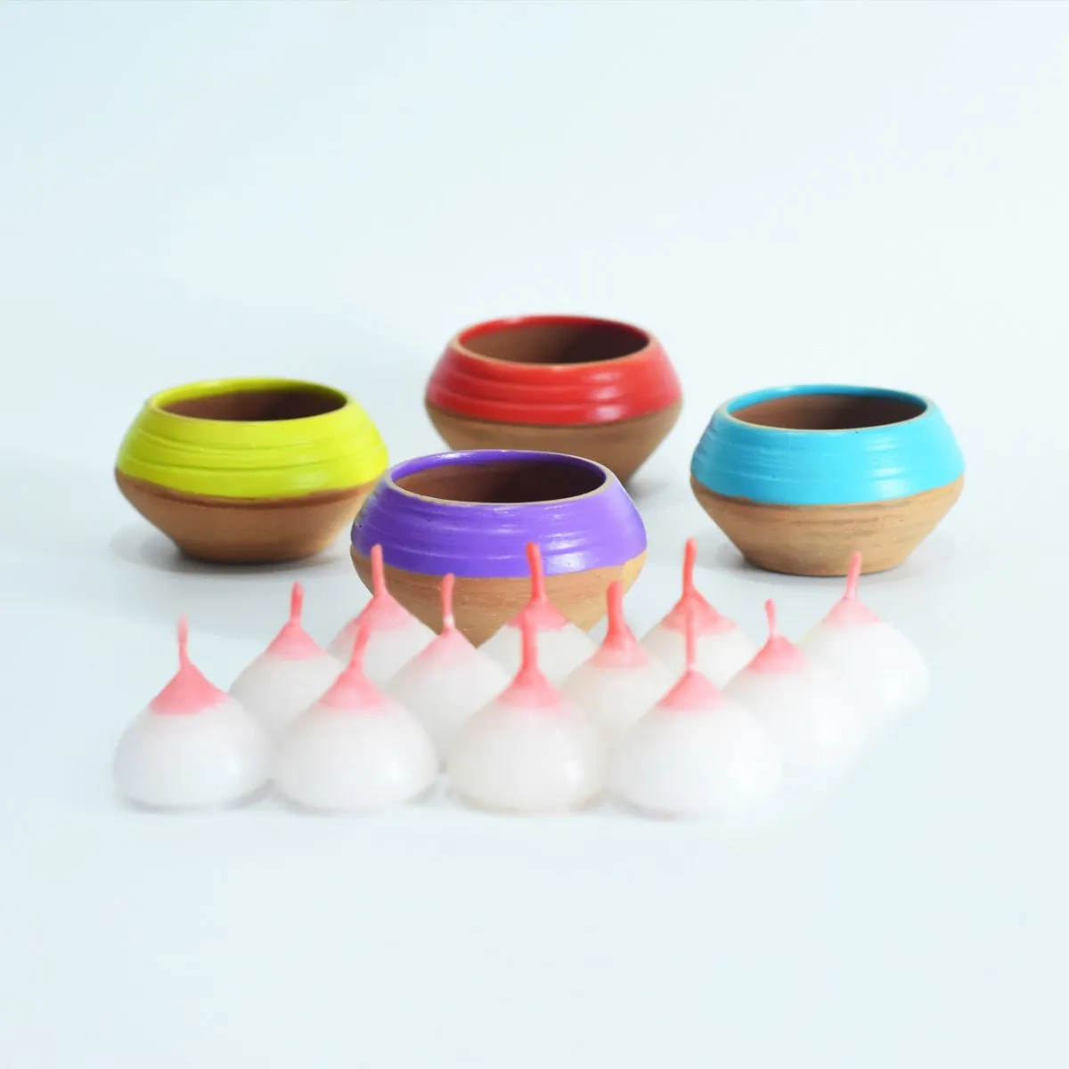 Pot Dabar Candle Holder- Set Of 4 with 4 Free HD Soywax Candles