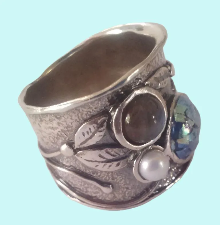 Roman glass silver ring 925. Silver ring set Roman Glass with a pearl and gemstone.