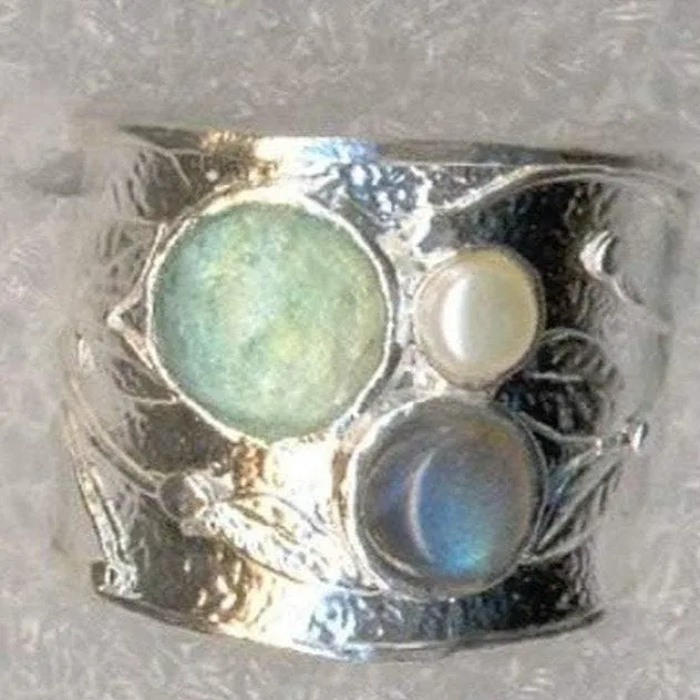 Roman glass silver ring 925. Silver ring set Roman Glass with a pearl and gemstone.